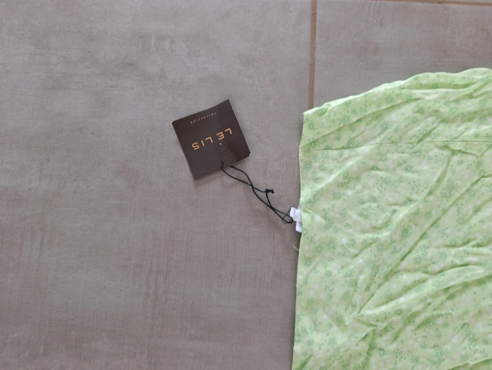 Saia curta LE LIS Collection verde com estampa floral Tamanho M nova com etiqueta – photo 4